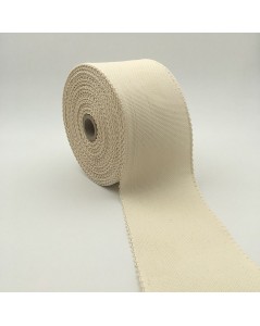 Roll of 7 points/cm Aida band. Ecru cotton band, 10 cm large.